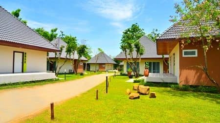Lake Side Chalet