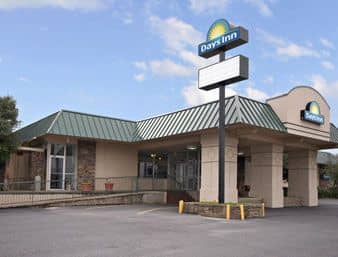 DAYS INN FAYETTEVILLE