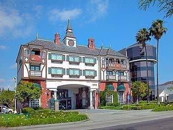 Camelot Inn And Suites