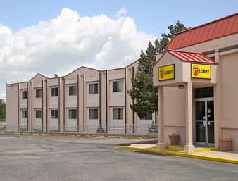 SUPER 8 COLORADO SPRINGS SOUTH CIRCLE DR. SUPER 8 COLORADO SPRINGS SOUTH CIRCLE DR.
