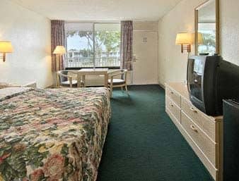 Days Inn St Petersburg Tropicana