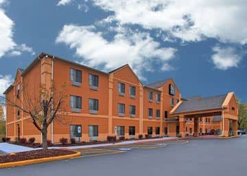QUALITY INN & SUITES HARVEY QUALITY INN & SUITES HARVEY
