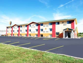 Super 8 Motel - Topeka/Wanamaker RD/I-70