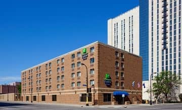 Holiday Inn Express & Suites M