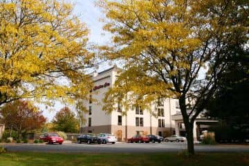 Hampton Inn Albany-Wolf Road (Airport) Hampton Inn Albany-Wolf Road (Airport)