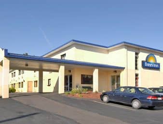 DAYS INN AUBURN/FINGER LAKES REGION DAYS INN AUBURN/FINGER LAKES REGION