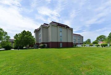 HAMPTON INN PHILADELPHIA-BRIDG