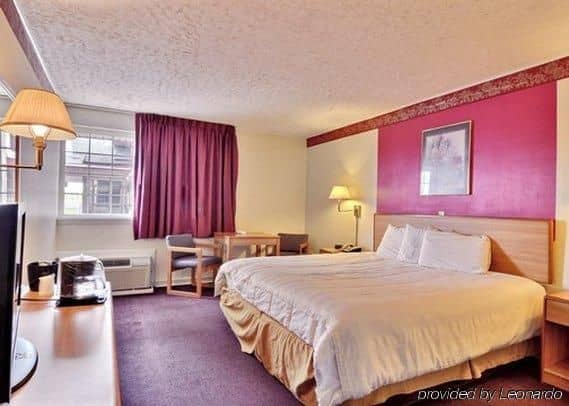 ECONO LODGE BREEZEWOOD