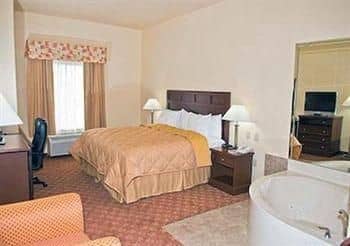 COMFORT INN & SUITES