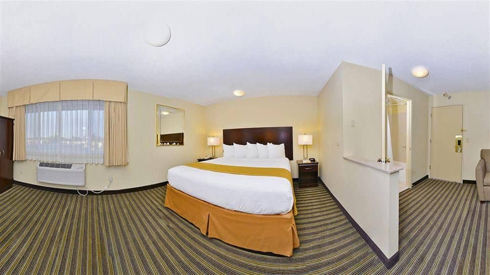 QUALITY INN & SUITES