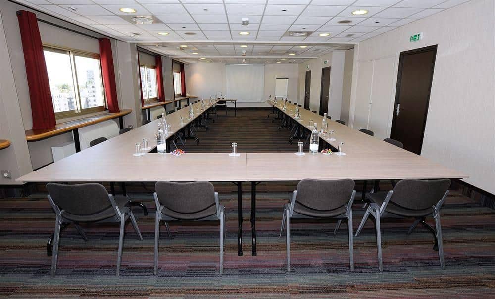 HOTEL DES CONGRES HOTEL DES CONGRES
