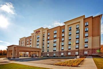 HAMPTON INN - SUITES BY HILTON HAMPTON INN - SUITES BY HILTON