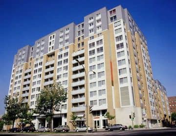 HOLIDAY INN EXPRESS & SUITES M