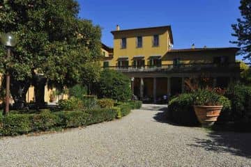 Ostello Villa Camerata Hostel