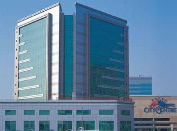 City Seasons Suites Hotel Apar