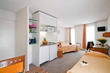 Adagio Access La Defense Charr