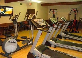 Econo Lodge Inn & Suites