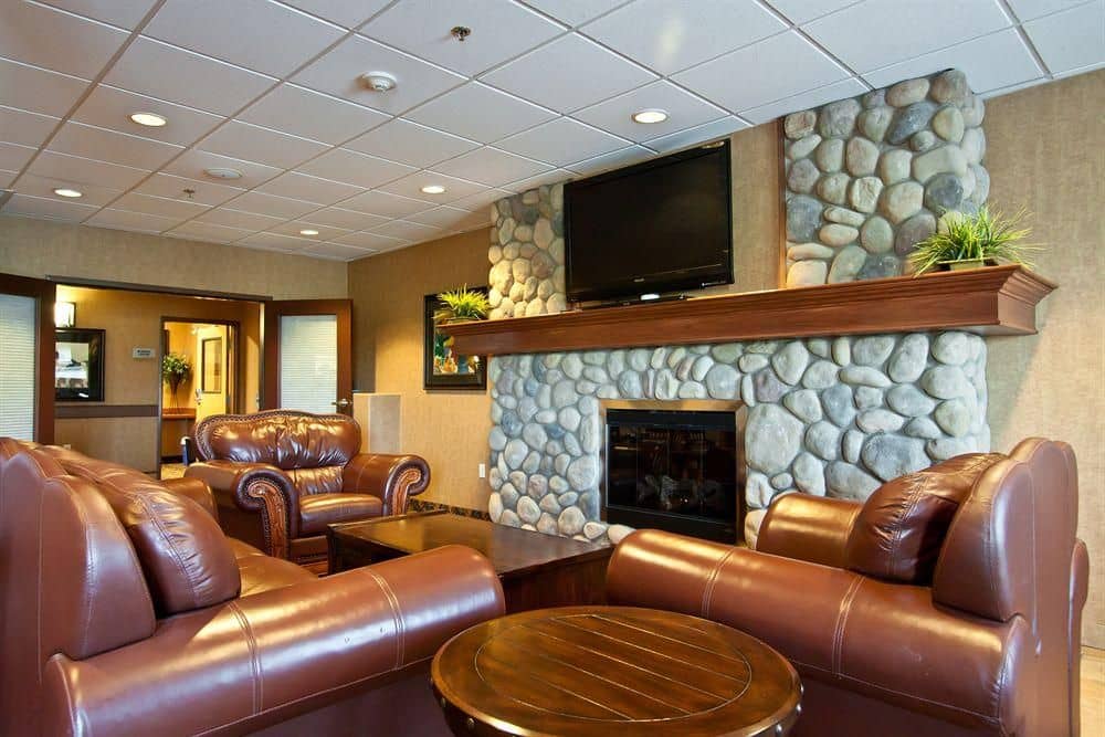 Holiday Inn Express Strathmore