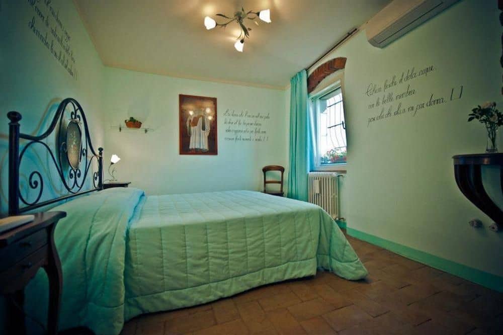 La Casa Medioevale La Casa Medioevale