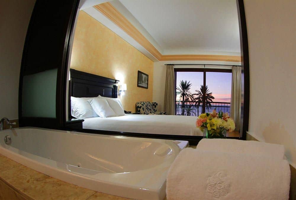 La Posada Hotel & Beach Club