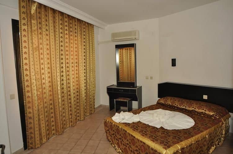 Gold Twins Suit Hotel