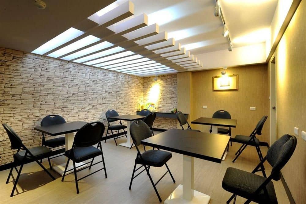 Just Live Inn-Taipei Station