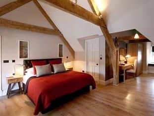 Browns Hotel - Laugharne Browns Hotel - Laugharne