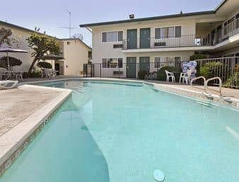 Super 8 Motel - Canoga Park Super 8 Motel - Canoga Park