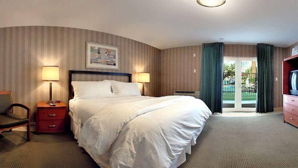 7 Springs Inn & Suites