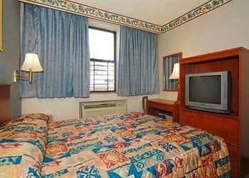 Econo Lodge South Ozone Park