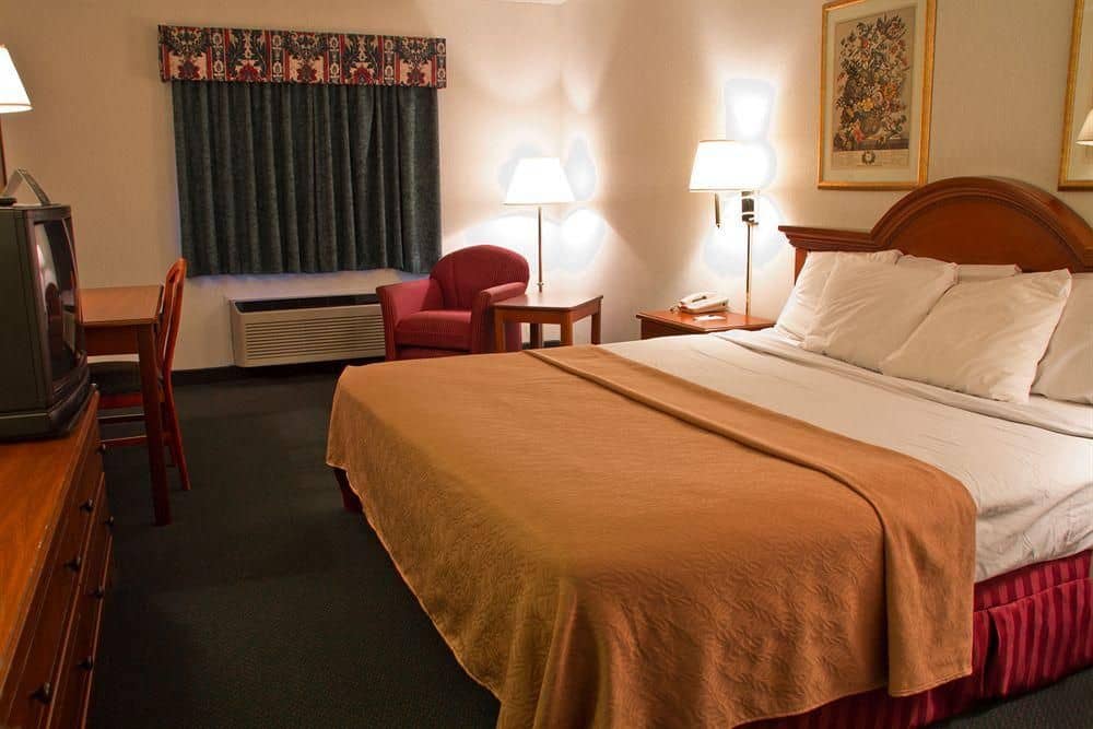 All American Inn & Suites Norwalk