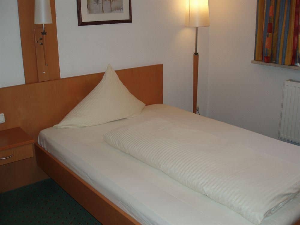 HOTEL ZUM MOHREN