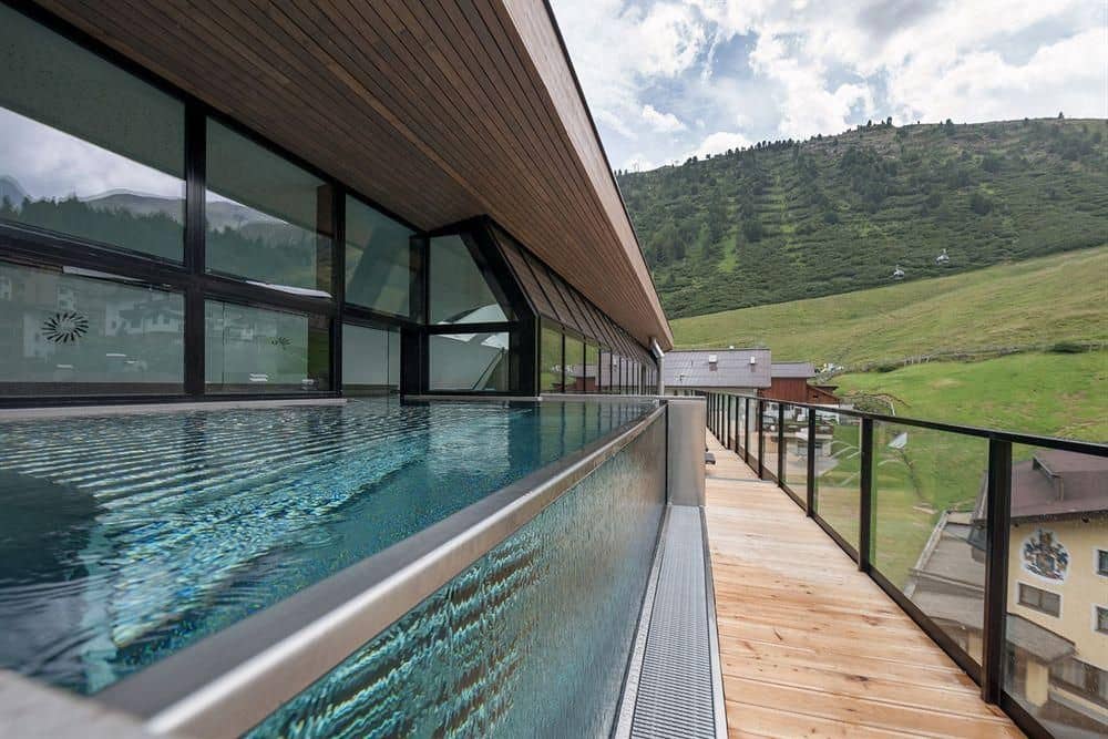 Josl Mountain Lounging Hotel