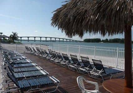 Econo Lodge On The Beach