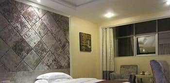 Jinjiang Crowne Holiday Hotel
