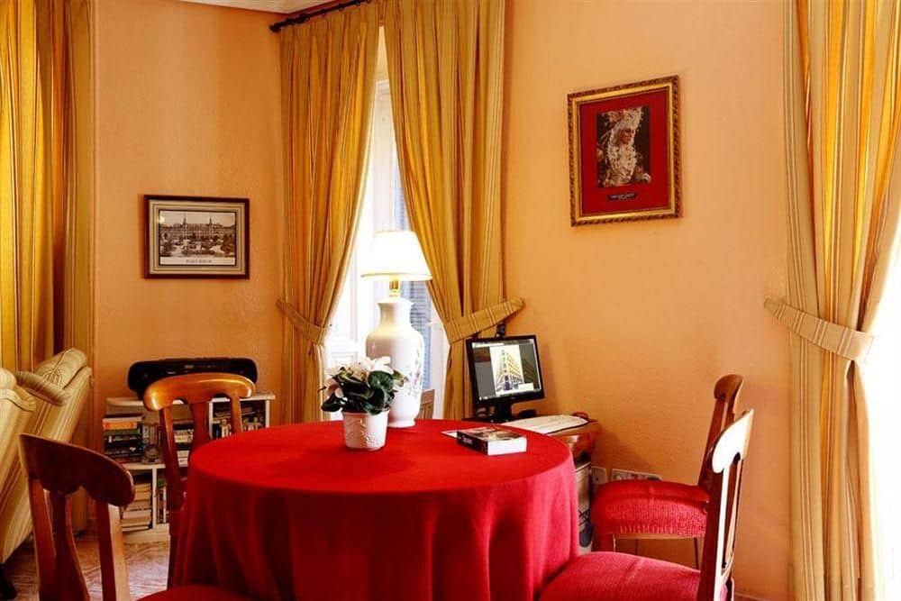Hostal La Macarena Hostal La Macarena