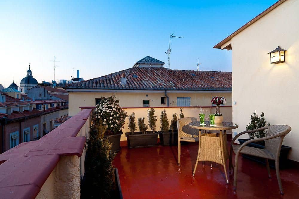 THC Tirso Molina Hostel