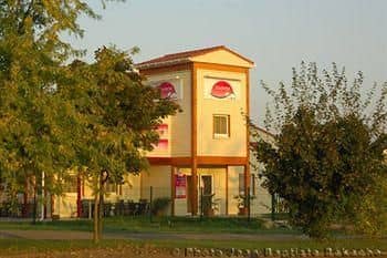 Village Hotel