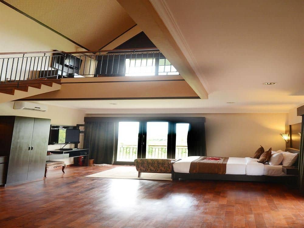 Flamingo Dewata Suite