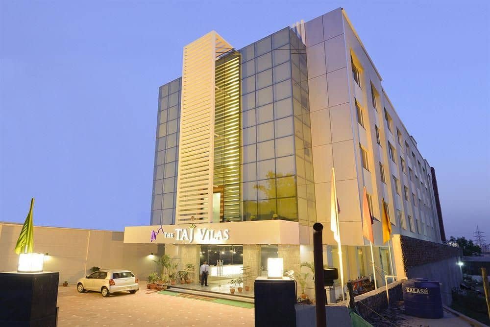 Hotel The Taj Vilas Hotel The Taj Vilas