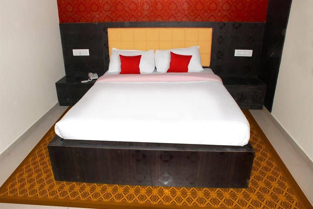 Hotel Adore Inn