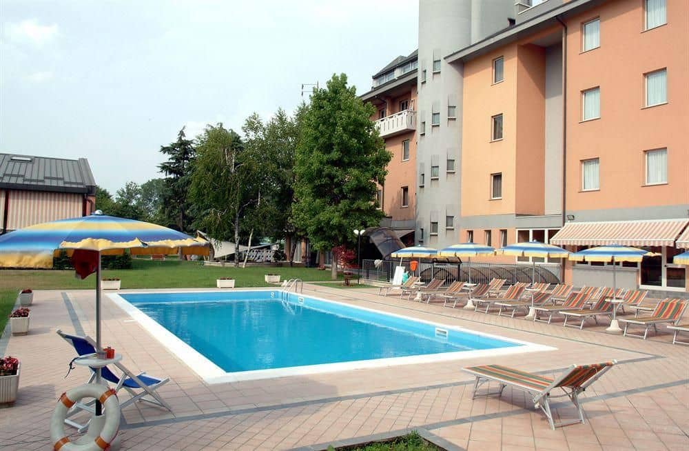 Hotel Embassy