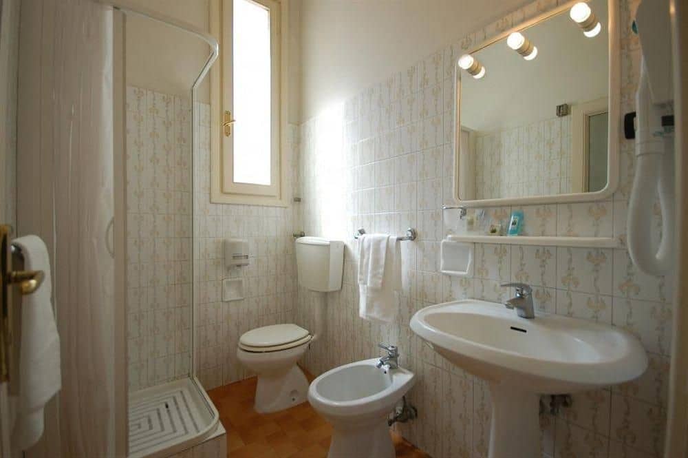 Ely Hotel