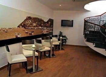 Bi Hotel