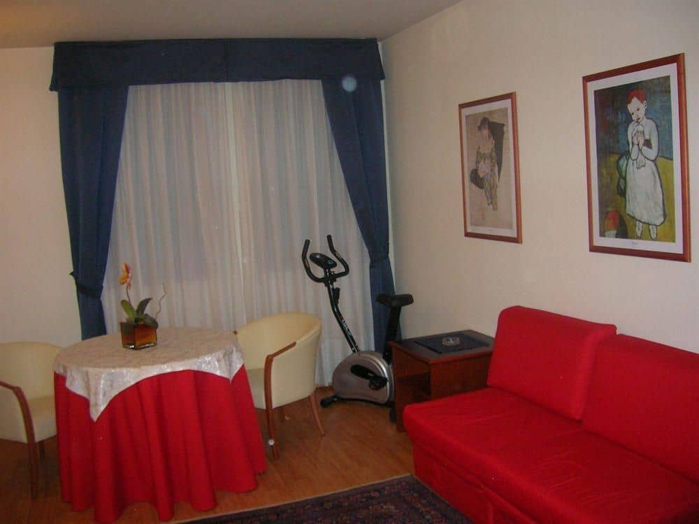 Hotel Crystal