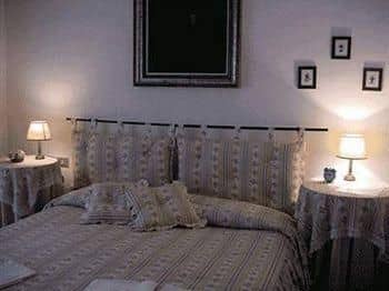 Accommodation Bed in Rome