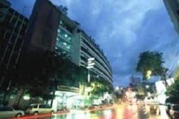 โรงแรม นิว เอ็มไพร์