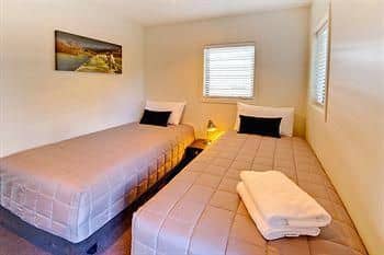 Baywater Lakeview Motel