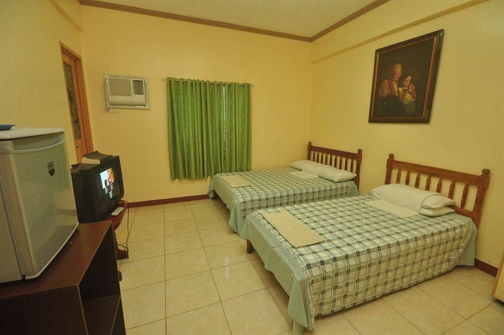 Lola Itang Pension House & Restaurant