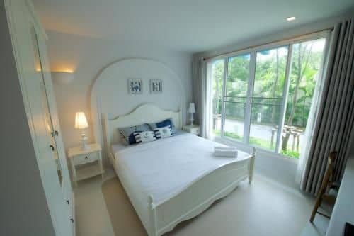 Chelona huahin beachfront resort condo